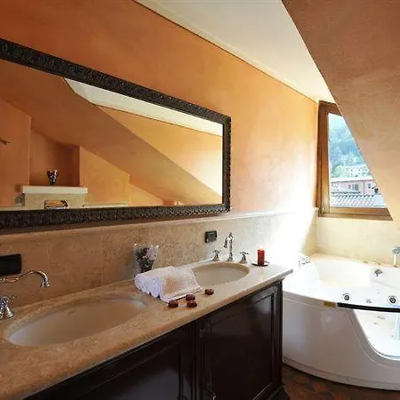 Sleeps 13 Pool ميناجيو